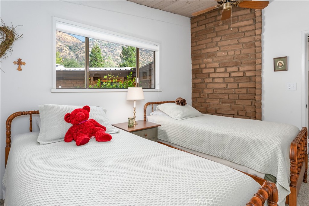 28646 Redinger Way, North Fork, CA 93602
