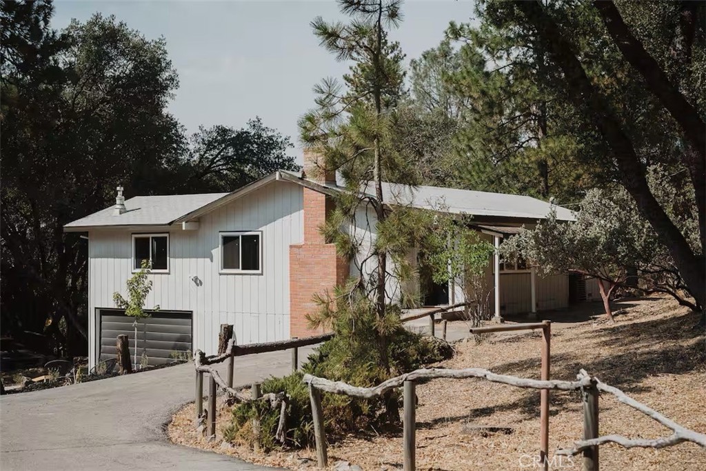 51259 Bon Veu Dr, Oakhurst, CA 93644