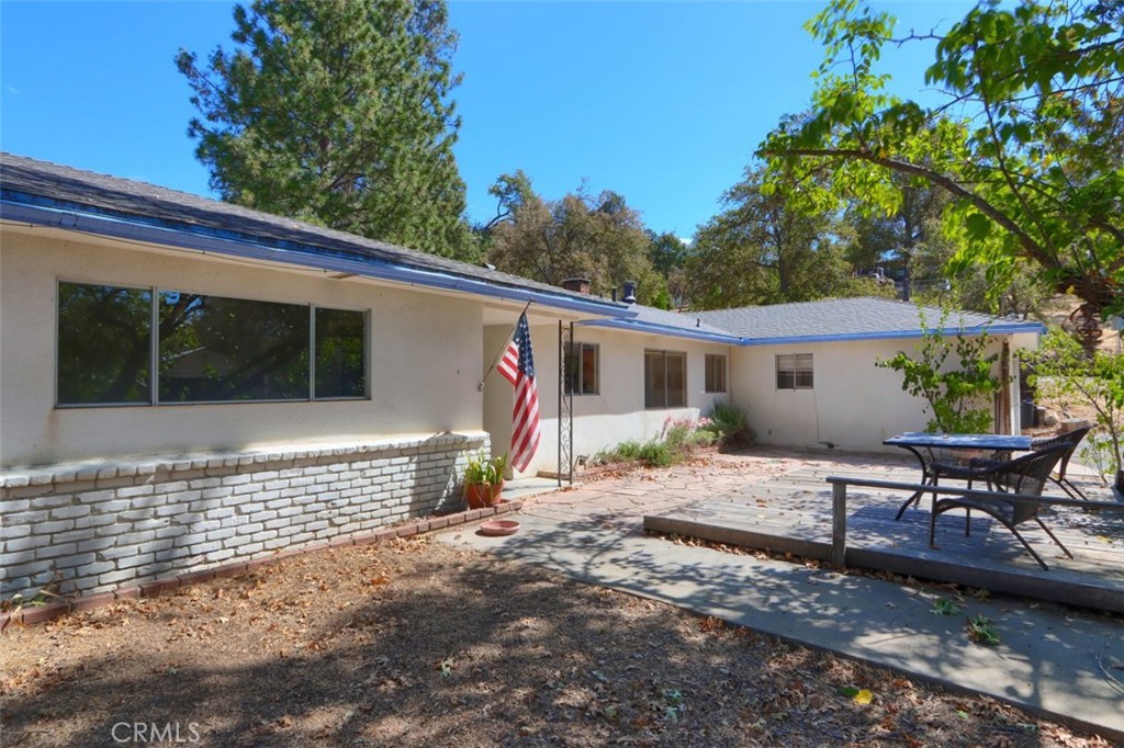 42912 E Country Club Dr, Oakhurst, CA 93644