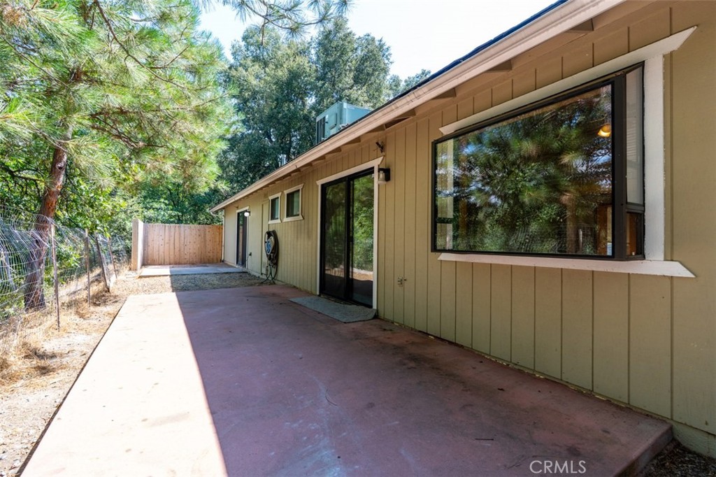 38475 Sierra Lakes Dr, Oakhurst, CA 93644
