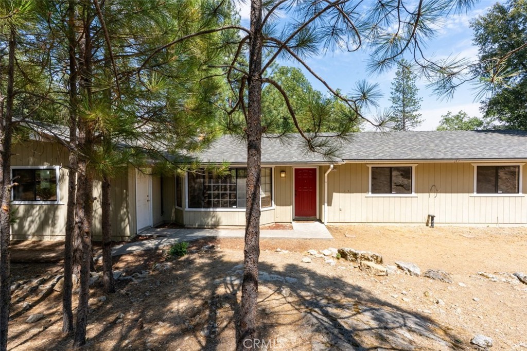 38475 Sierra Lakes Dr, Oakhurst, CA 93644