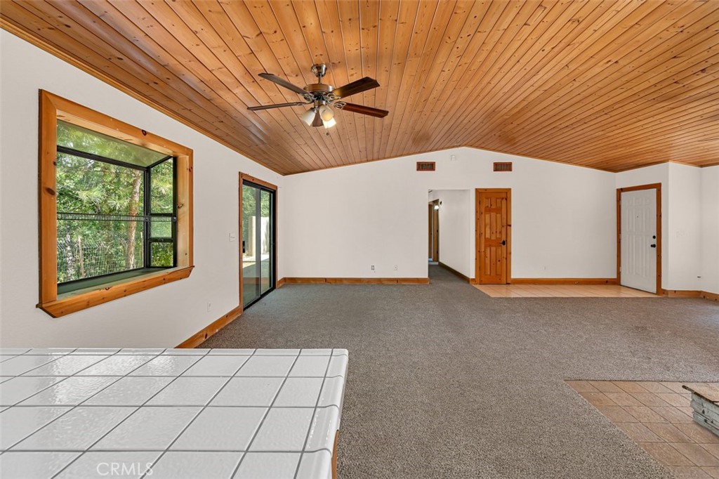 38475 Sierra Lakes Dr, Oakhurst, CA 93644