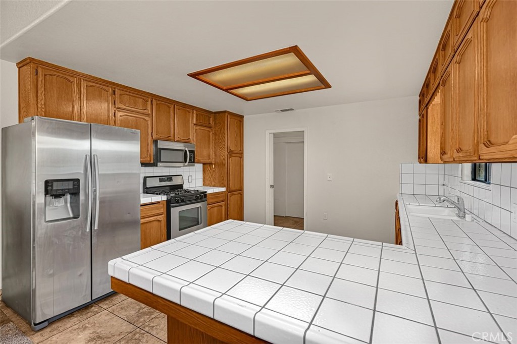 38475 Sierra Lakes Dr, Oakhurst, CA 93644