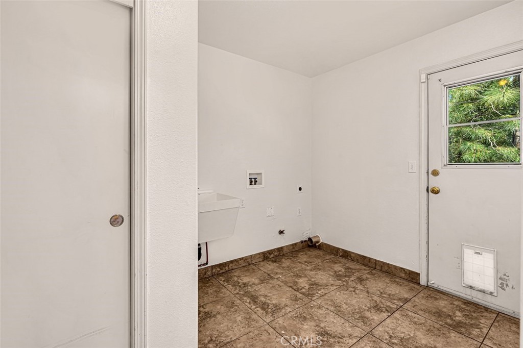 38475 Sierra Lakes Dr, Oakhurst, CA 93644