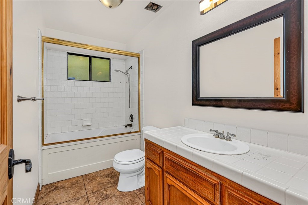 38475 Sierra Lakes Dr, Oakhurst, CA 93644