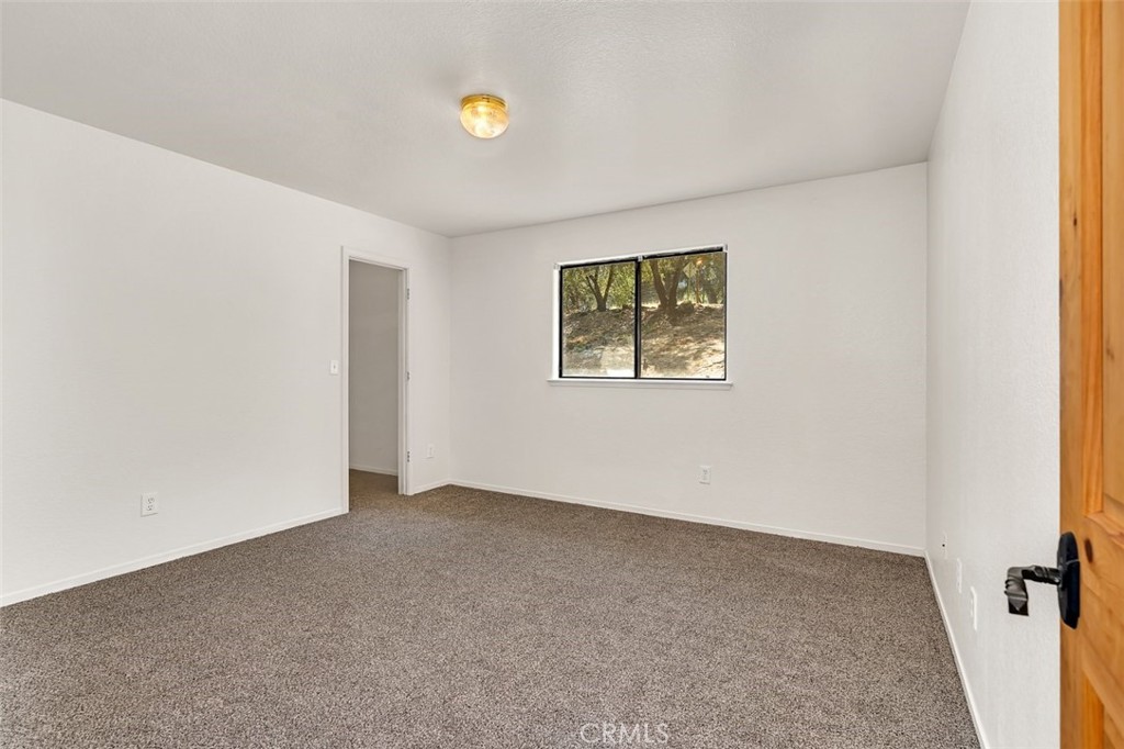 38475 Sierra Lakes Dr, Oakhurst, CA 93644