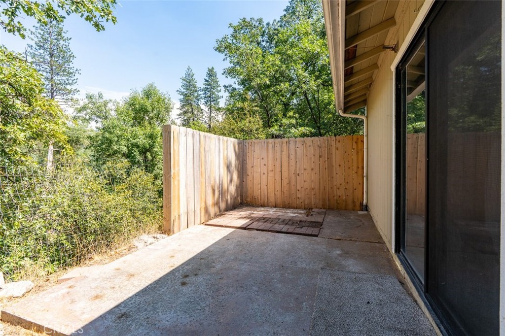 38475 Sierra Lakes Dr, Oakhurst, CA 93644