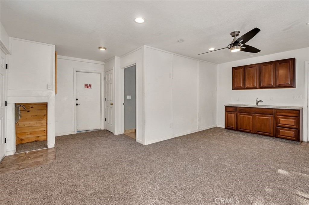 38475 Sierra Lakes Dr, Oakhurst, CA 93644