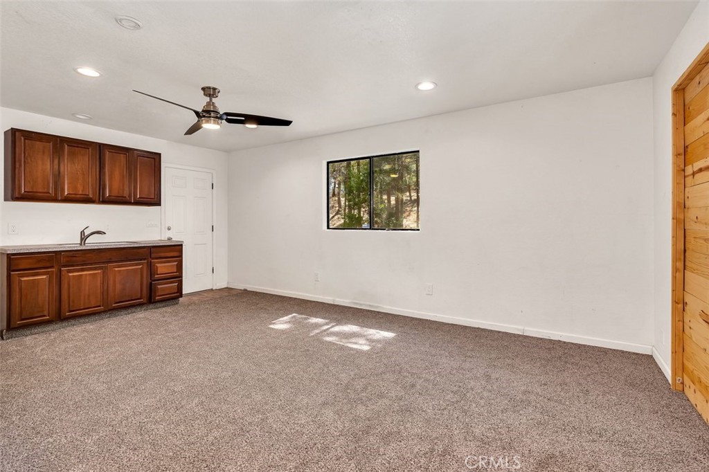 38475 Sierra Lakes Dr, Oakhurst, CA 93644