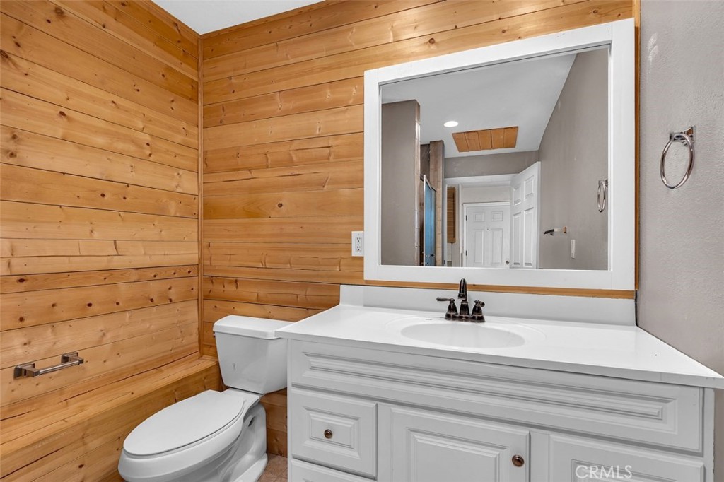 38475 Sierra Lakes Dr, Oakhurst, CA 93644