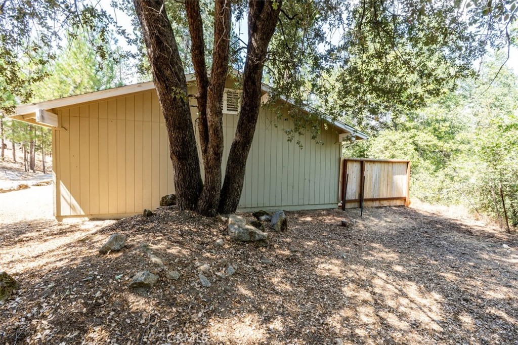 38475 Sierra Lakes Dr, Oakhurst, CA 93644