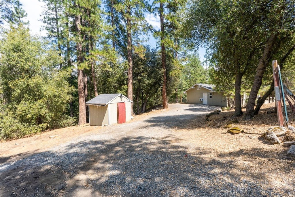 38475 Sierra Lakes Dr, Oakhurst, CA 93644