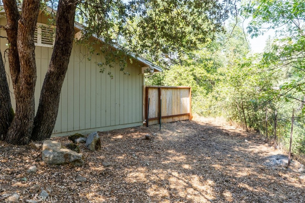38475 Sierra Lakes Dr, Oakhurst, CA 93644