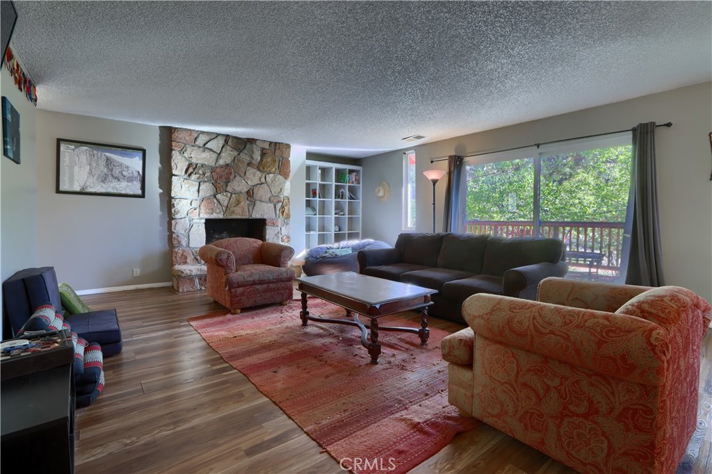 42896 E Country Club Dr, Oakhurst, CA 93644