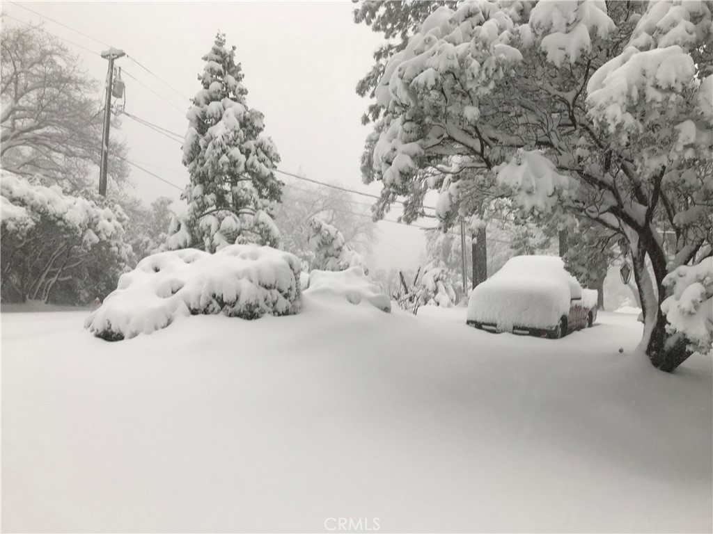 39468 Summit Dr, Oakhurst, CA 93644