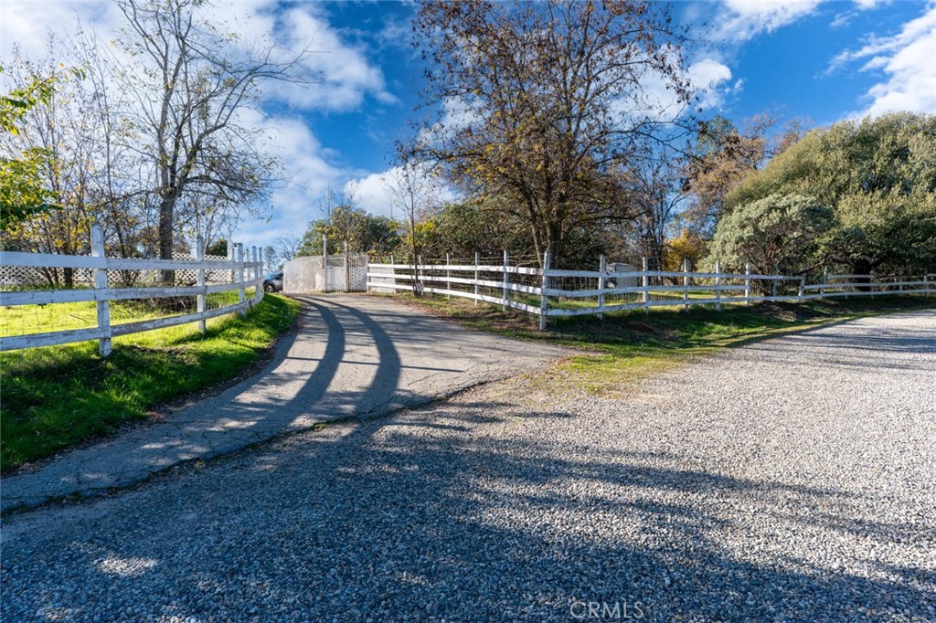 47515 Road 620, Oakhurst, CA 93644