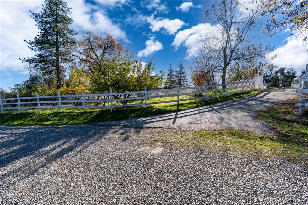 47515 Road 620, Oakhurst, CA 93644