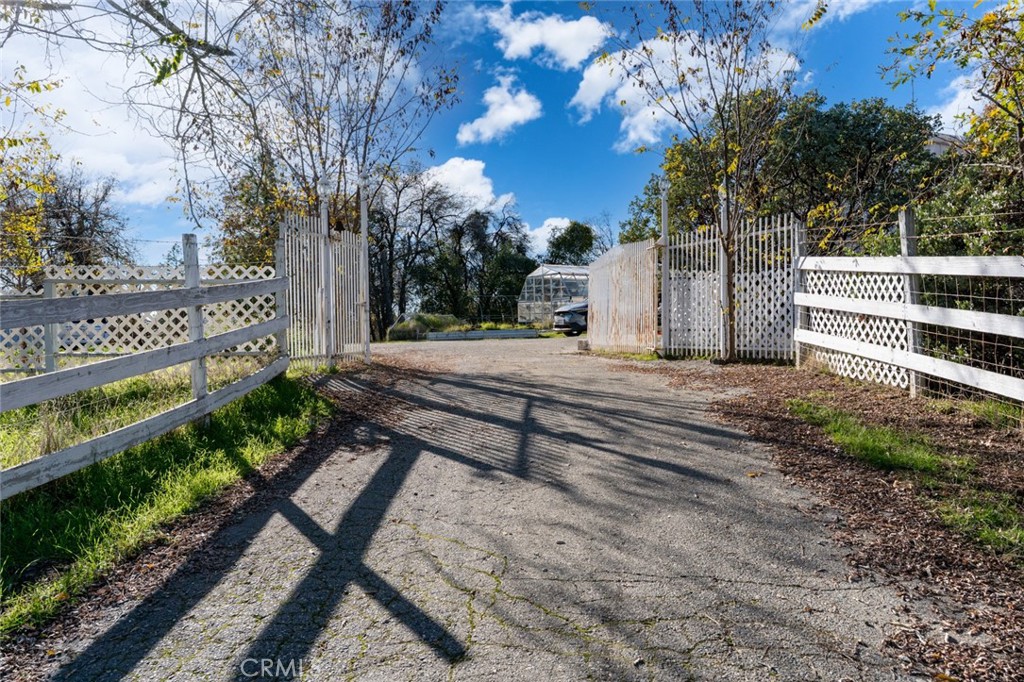 47515 Road 620, Oakhurst, CA 93644