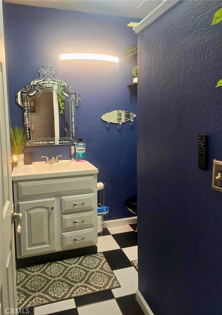 48833 Rock Point Rd, Oakhurst, CA 93644