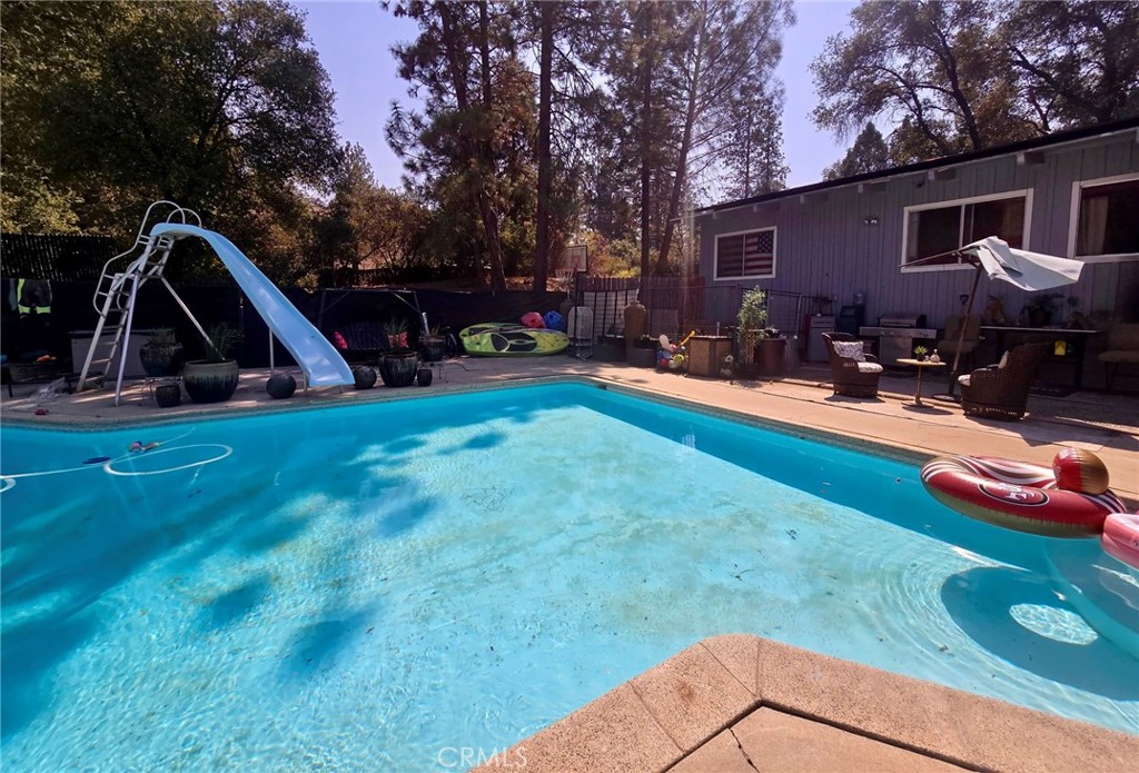 48833 Rock Point Rd, Oakhurst, CA 93644