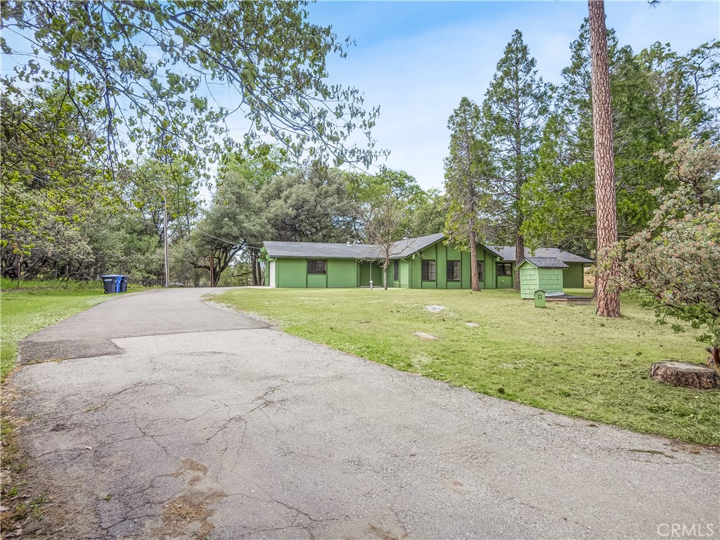 52092 Road 423, Oakhurst, CA 93644
