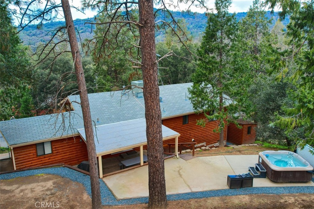 42583 Shady Ln, Oakhurst, CA 93644