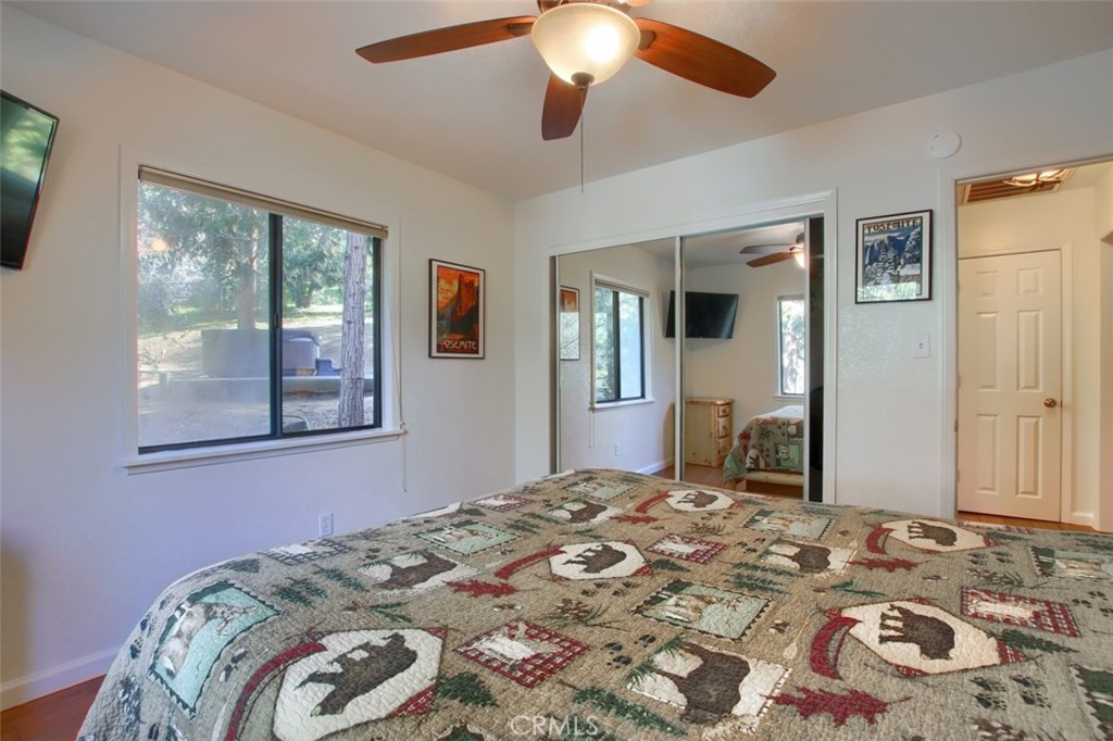 42583 Shady Ln, Oakhurst, CA 93644