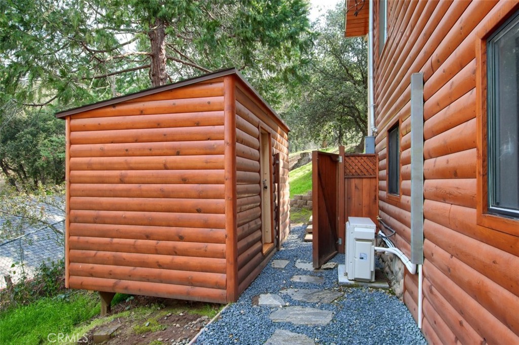 42583 Shady Ln, Oakhurst, CA 93644