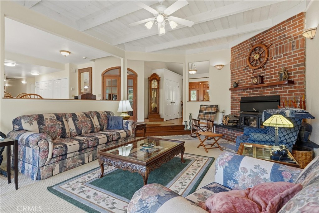 39309 Forest Park Ln, Oakhurst, CA 93644