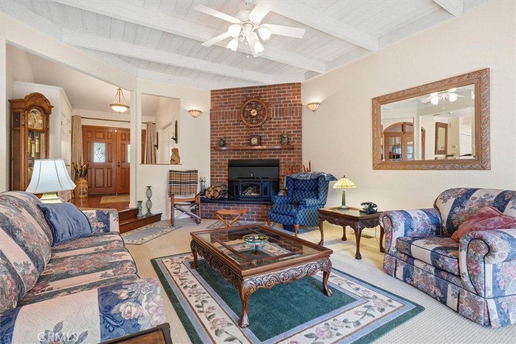 39309 Forest Park Ln, Oakhurst, CA 93644