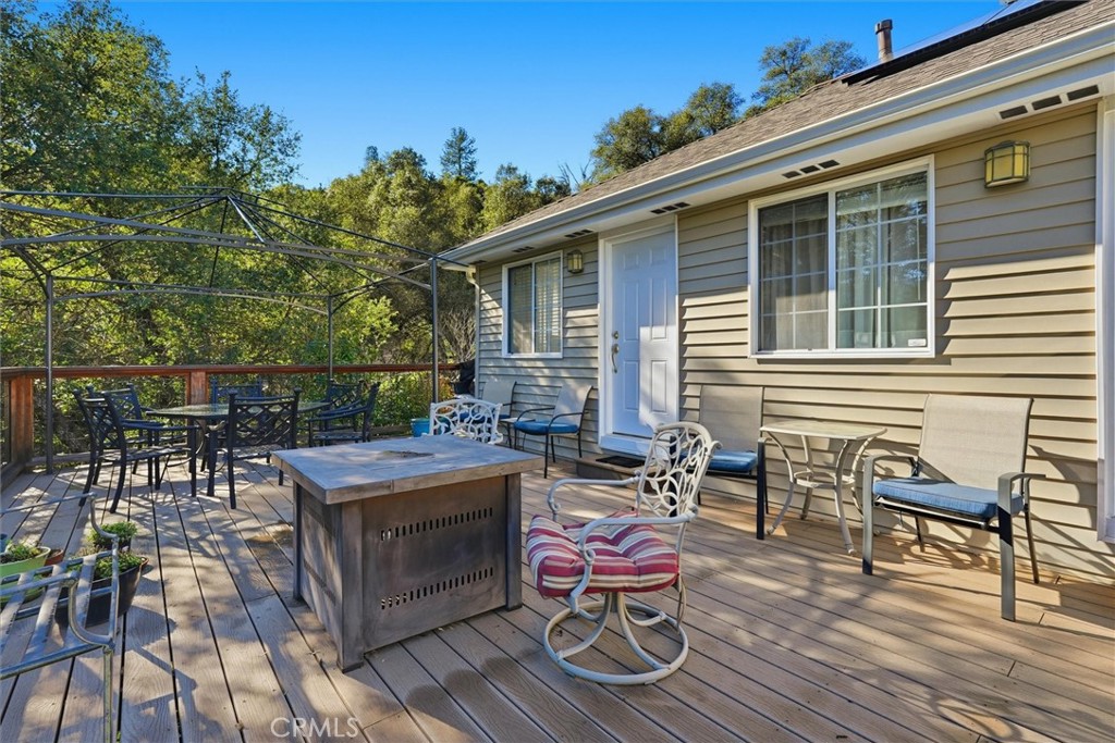 39309 Forest Park Ln, Oakhurst, CA 93644