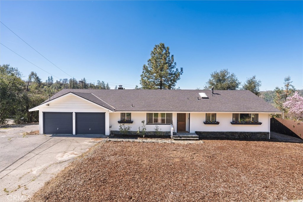 42324 Buckeye Rd, Oakhurst, CA 93644