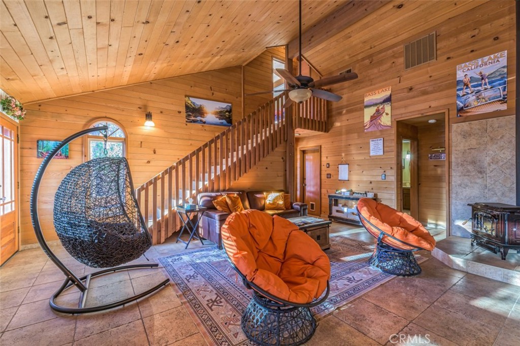 42203 Oak Ln, Oakhurst, CA 93644