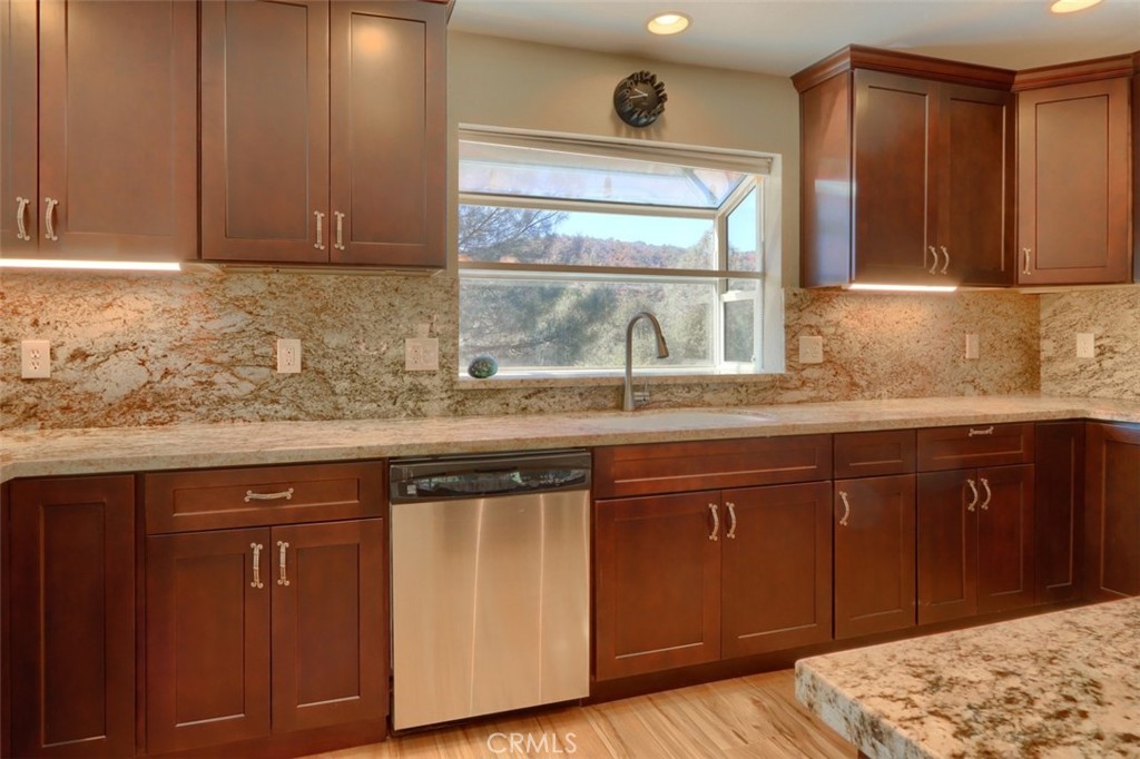 38788 Goldenrod Ln, Oakhurst, CA 93644