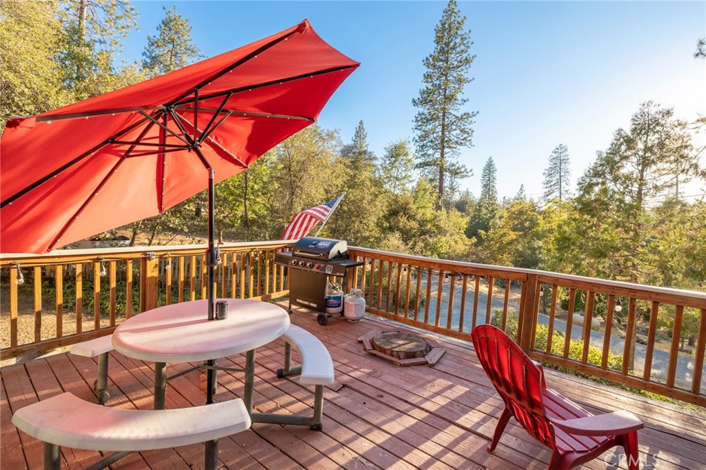 43207 West Sugar Pine Dr, Oakhurst, CA 93644