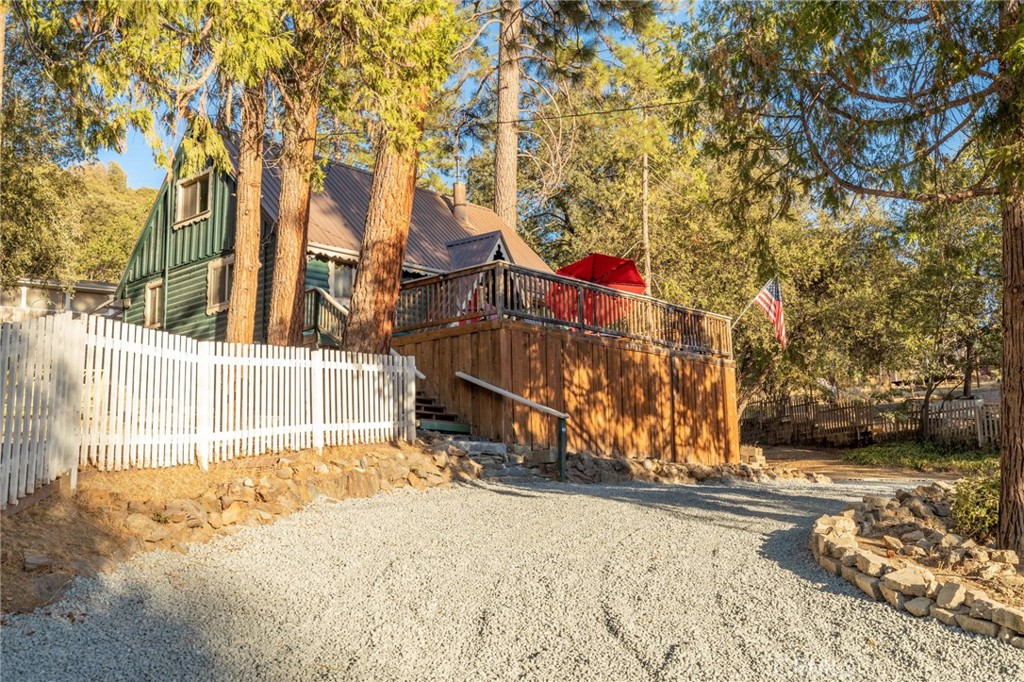 43207 West Sugar Pine Dr, Oakhurst, CA 93644