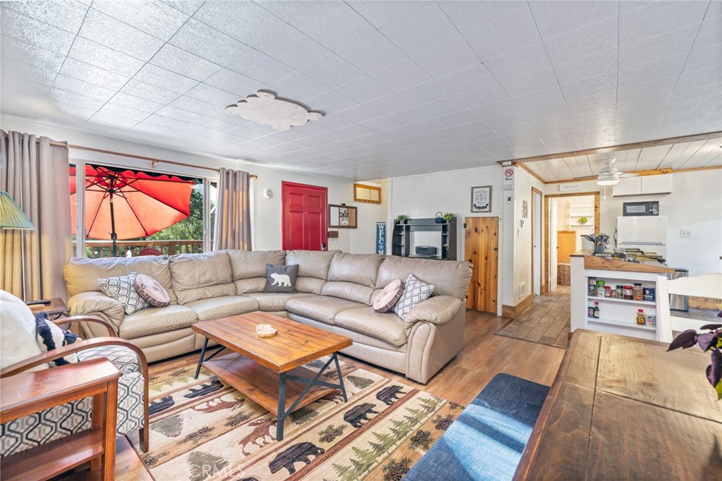 43207 West Sugar Pine Dr, Oakhurst, CA 93644