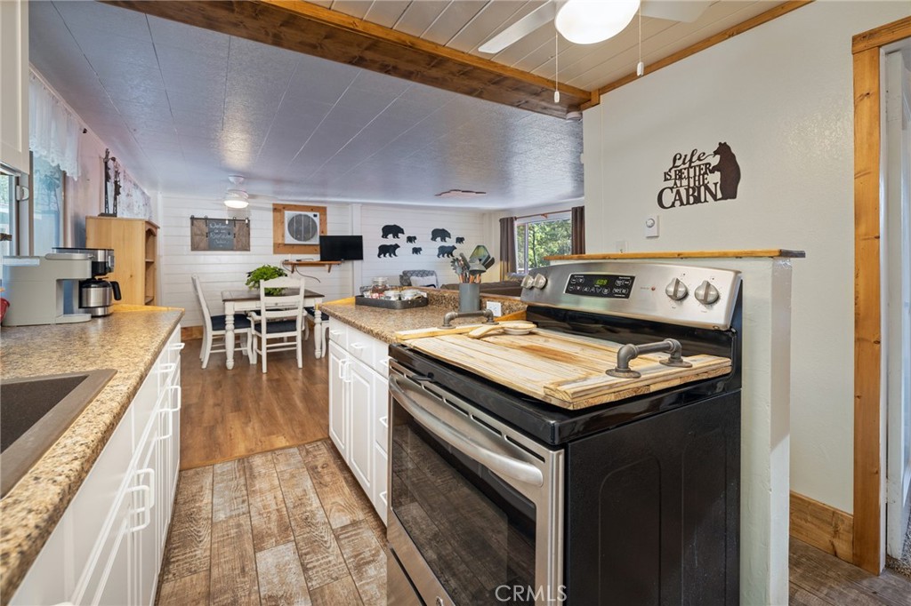 43207 West Sugar Pine Dr, Oakhurst, CA 93644