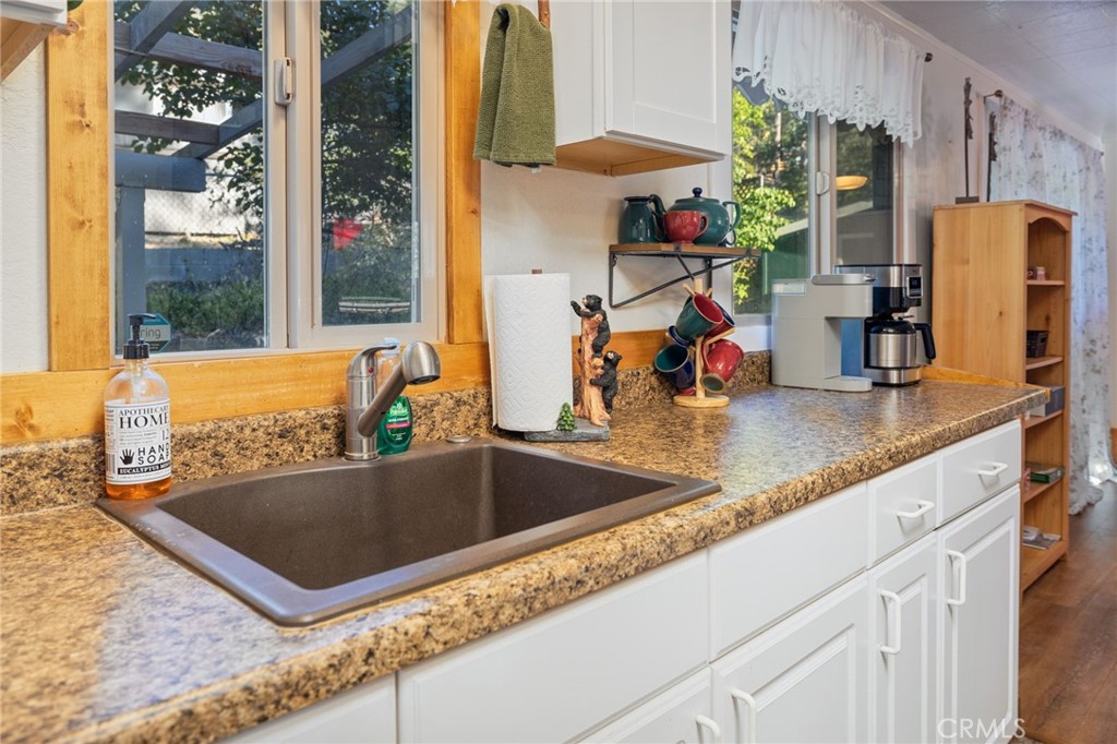 43207 West Sugar Pine Dr, Oakhurst, CA 93644