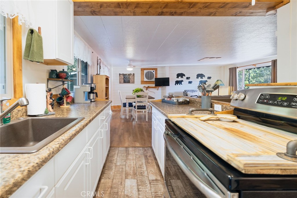 43207 West Sugar Pine Dr, Oakhurst, CA 93644