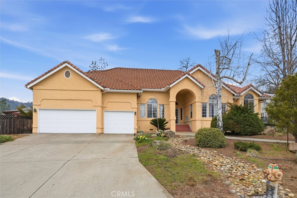 40484 Goldside Dr, Oakhurst, CA 93644