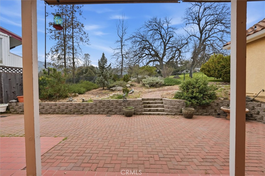 40484 Goldside Dr, Oakhurst, CA 93644