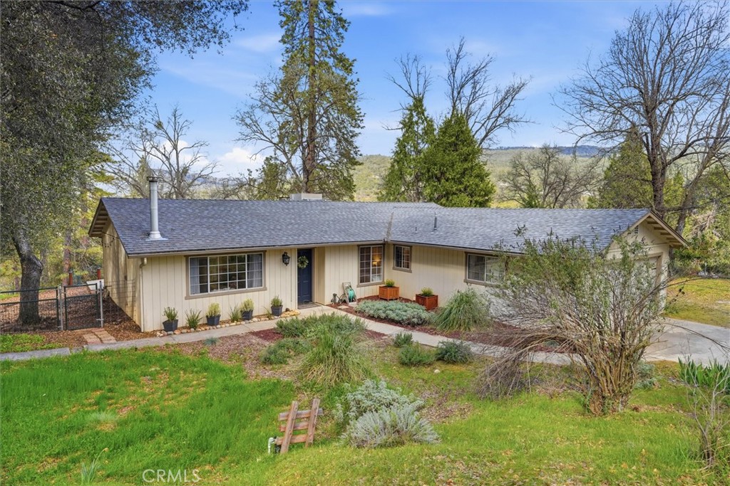 50047 Hangtree, Oakhurst, CA 93644