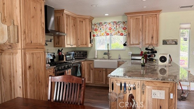 39468 Summit Dr, Oakhurst, CA 93644