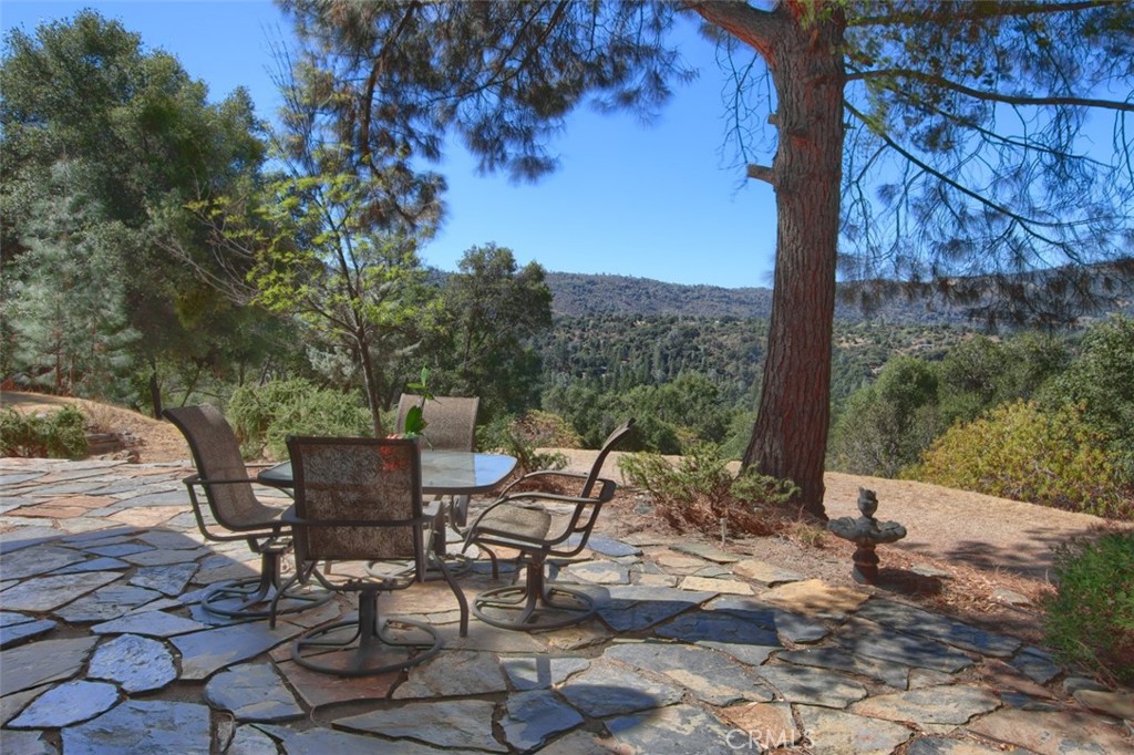 39406 John West Rd, Oakhurst, CA 93644
