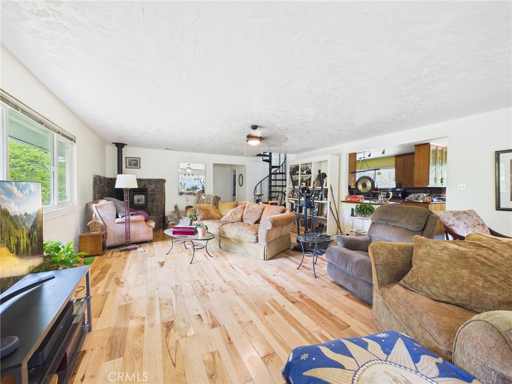 37777 China Creek Rd, Oakhurst, CA 93644