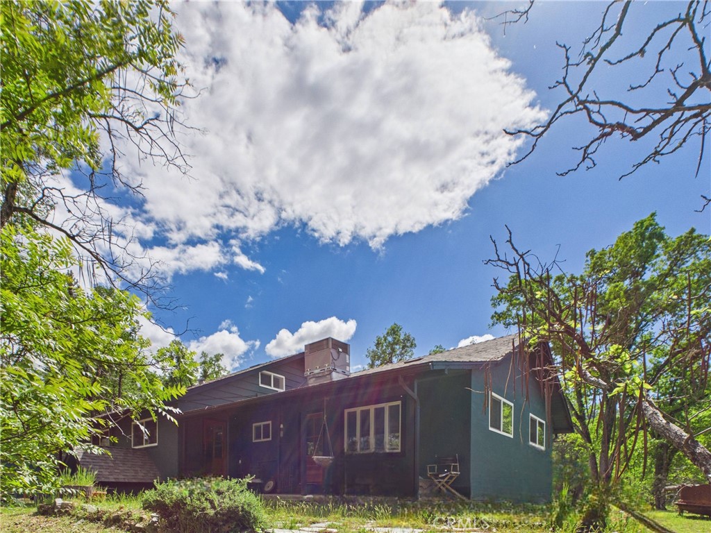 37777 China Creek Rd, Oakhurst, CA 93644