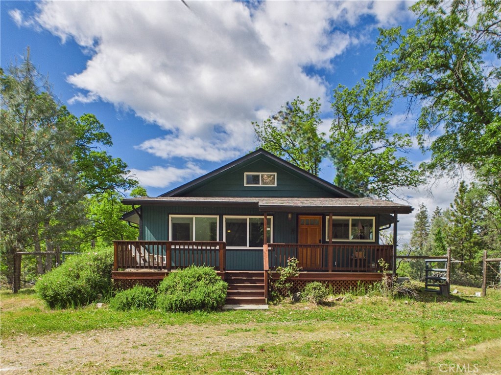 37777 China Creek Rd, Oakhurst, CA 93644