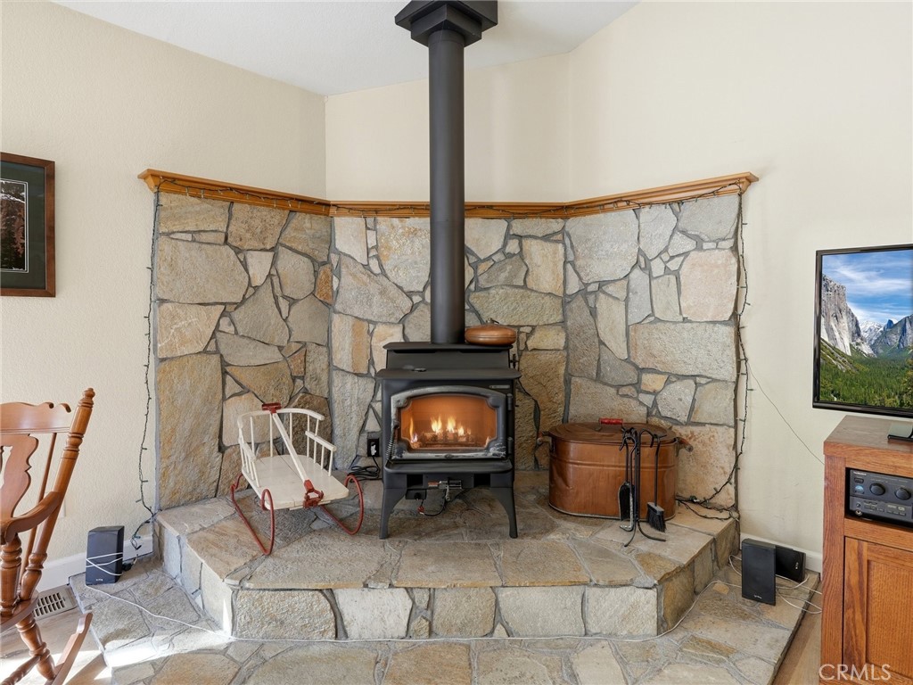 37927 China Creek, Oakhurst, CA 93644