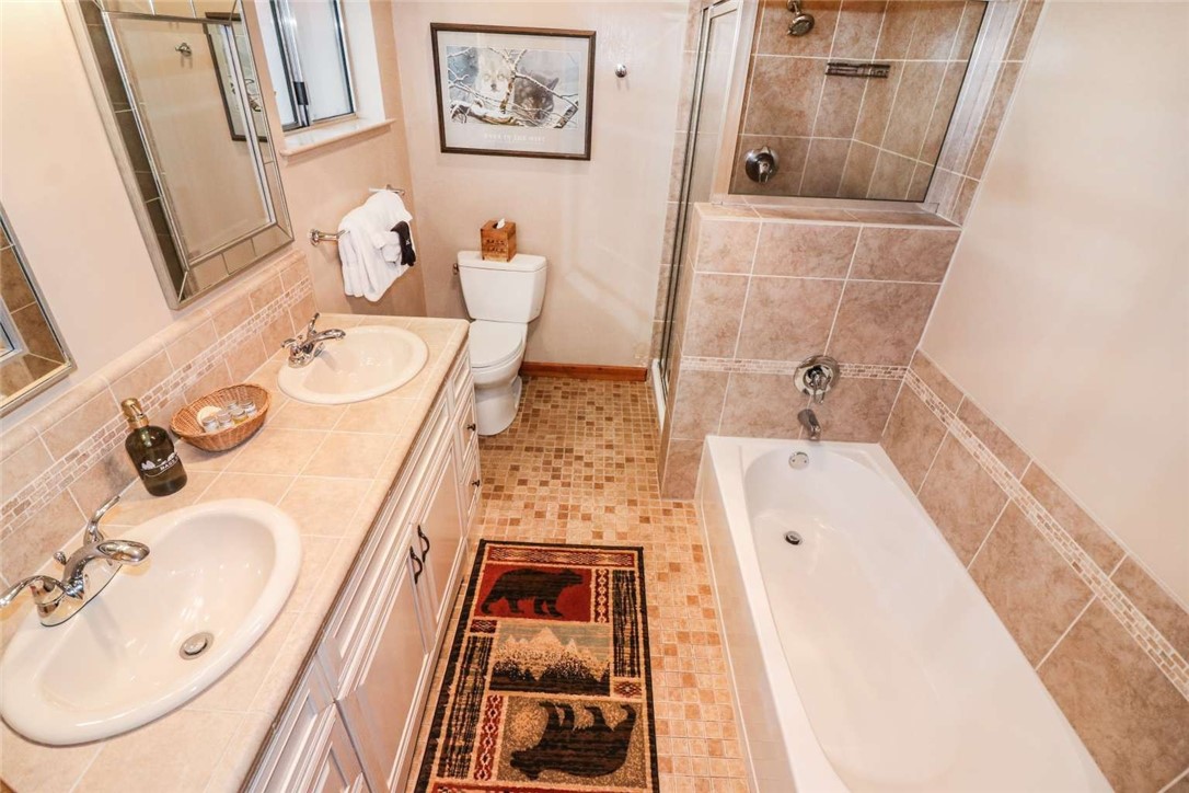 52854 Balsam Dr, Oakhurst, CA 93644